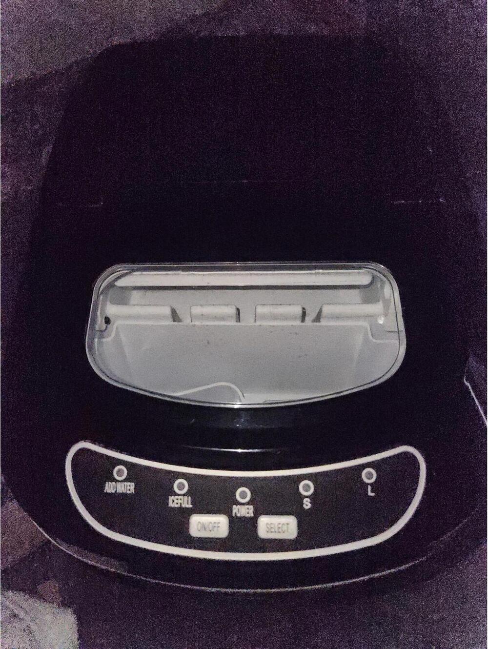 Magic Chef MCIM22B 17 lbs Countertop Ice Maker